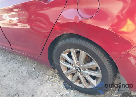 2016 Hyundai Elantra Se z USA, uszkodzony, nr VIN 5NPDH4AE9GH672776